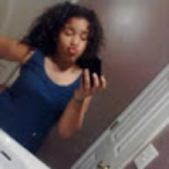 Meet your Posher, Nanya - Picture 1 of 1